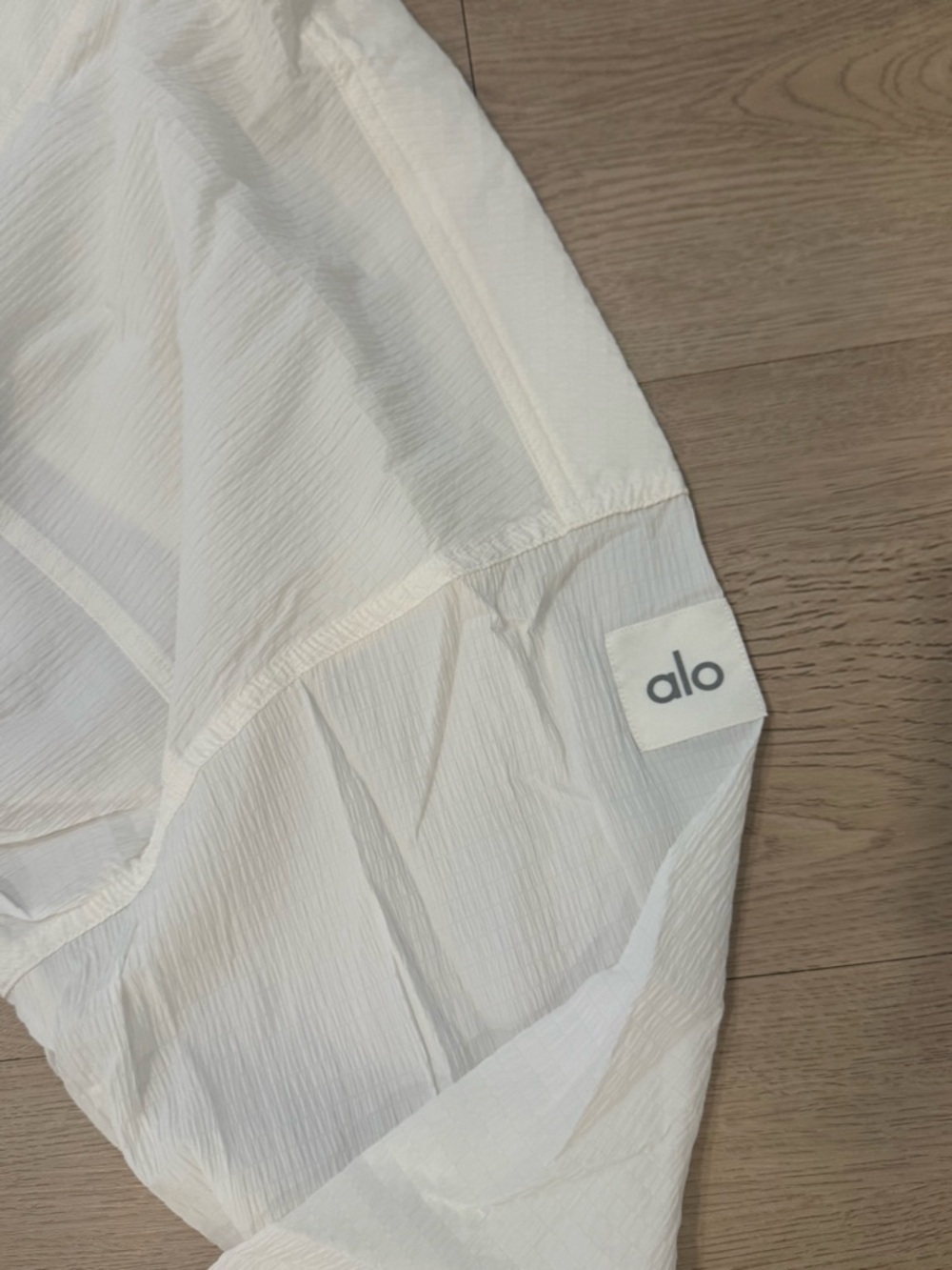 ALO Yoga Cream Hooded lightweight long summer jacket - Picture 8 of 9